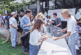 Photograph of students at SAC discovery barbecue event