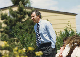 Photograph of Dr. Robert A. "Squee" Gordon at the President's faculty and staff barbecue