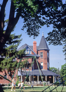 Photograph of Cumberland House on Lakeshore Blvd