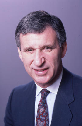 Photograph of President, Dr. Robert Gordon