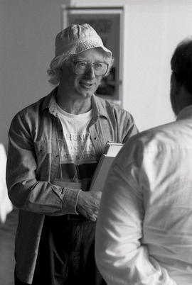 Photograph of Howard Engel during a creative writing workshop
