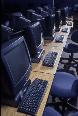 Photograph of an open computer lab for students