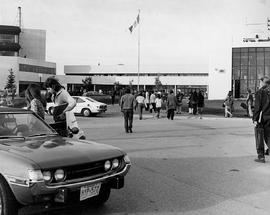 Photograph of Students Arriving at the North Campus