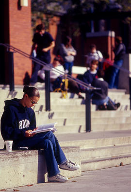 Photograph of students at the Lakeshore cottages