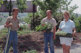 Photograph of planting group at the demonstration gardens