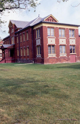 Photograph of a Lakeshore cottage