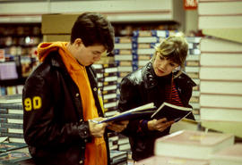 Photograph of Bookstore shoppers