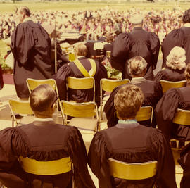 Photograph of the platform party at Convocation