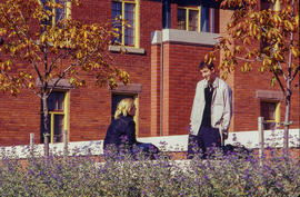 Photograph of students outside Lakeshore cottage