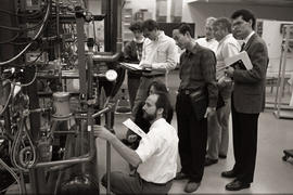 Photograph of a group tour in the refrigeration lab
