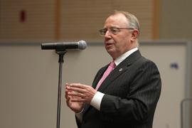 President John Davies at the David Dodge Lecture : [photograph]