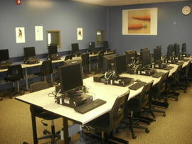 Photograph of computer lab at Alder Street campus