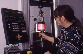 Photograph of a viewer for tensile strength of a sampling