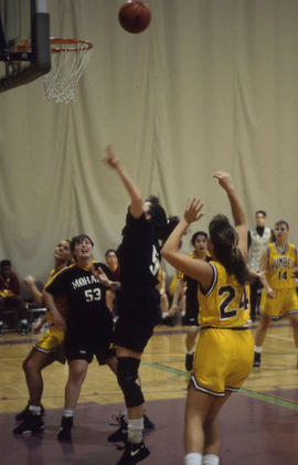 Photograph of Humber Hawks girls basketball game in progress