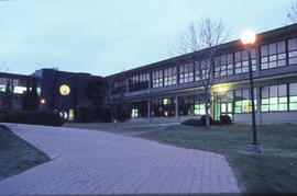 Photograph of the A/B building on the Lakeshore campus