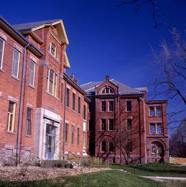 Photograph of the cottages at Lakeshore campus