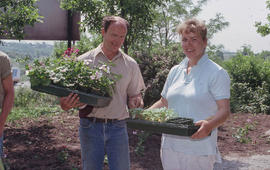 Photograph of planting group at the demonstration gardens