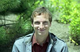 Photograph of Gary Gellert at the President's faculty and staff barbecue