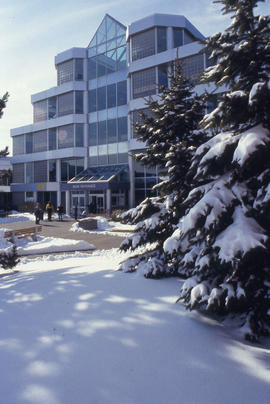 Photograph of the main entrance of Humber College North Campus