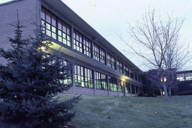 Photograph of the Lakeshore campus building