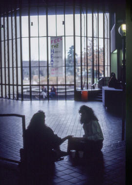 Photograph of students in the concourse in Building G
