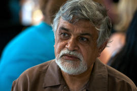 M.G. Vassanji at the workshop : [photograph]